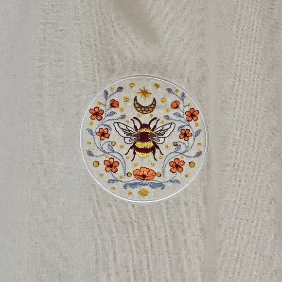 Embroidered Cotton Tote Bag Floral With Bee​​​ - Picture 3 of 3